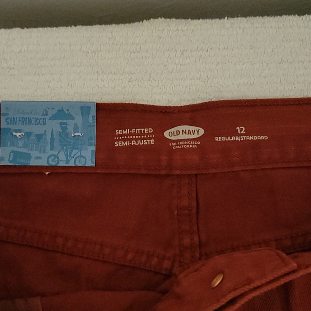 Old Navy Women's Shorts - Picture 4 of 8